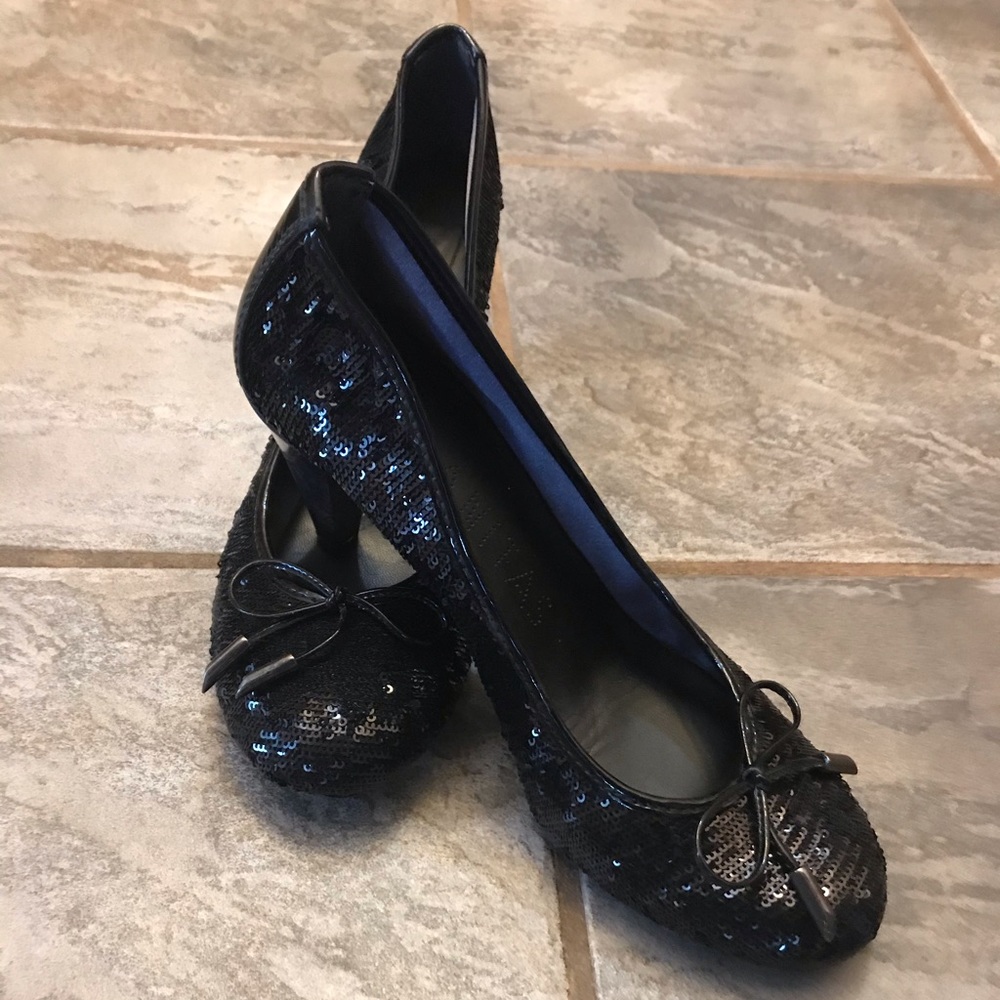 Hispanitas black sequin shoes size 41. Like new!